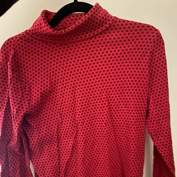 Red turtle neck - Picture 1 of 2